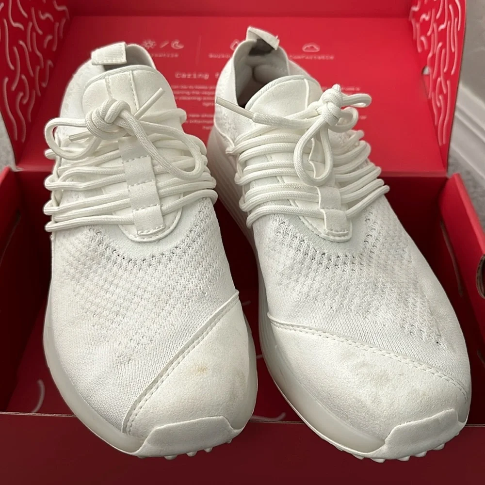 Lane Eight White Trainer - Picture 1 of 9